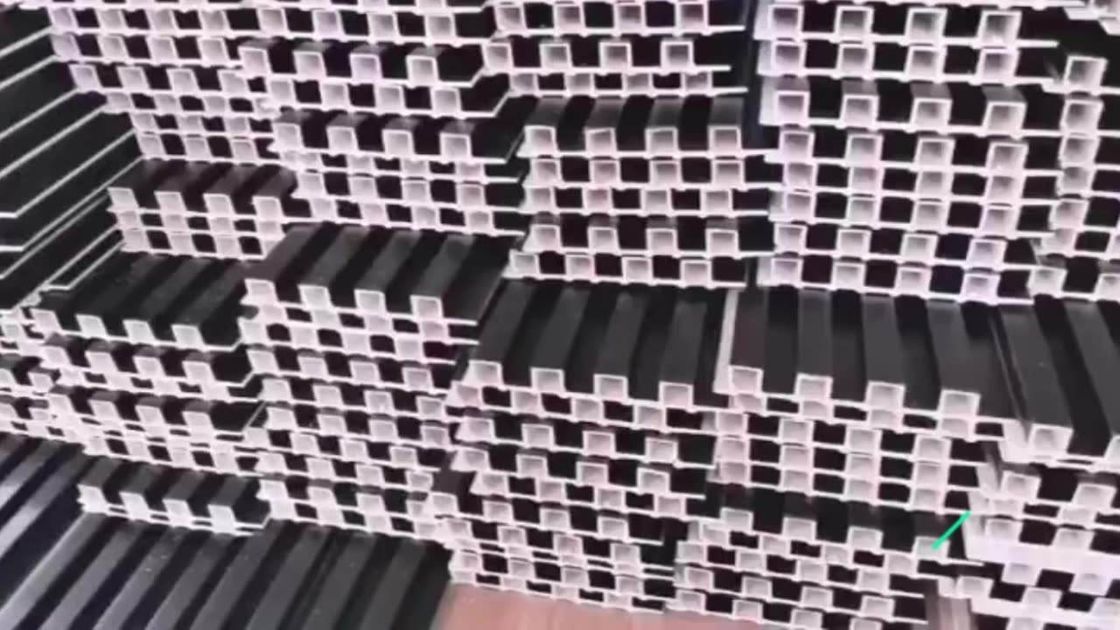 내화성의 B1 wpc 파티션 패널 Wpc 데코러티브 벽 패널 ISO 인증