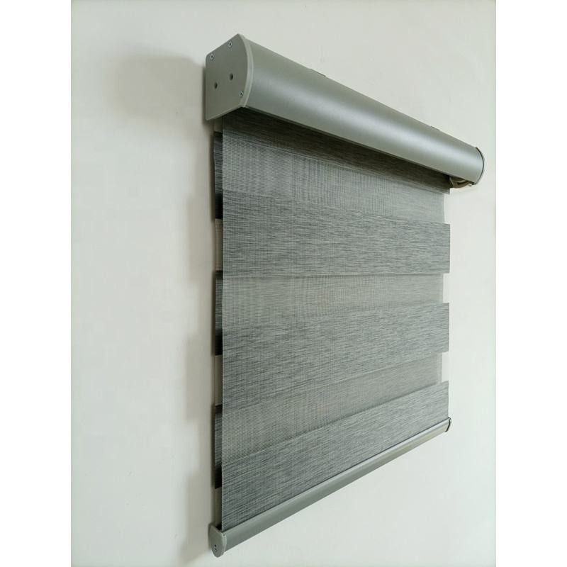 가벼운 UV 증명 무선 커튼 블라인드 밤낮으로 창 덮개