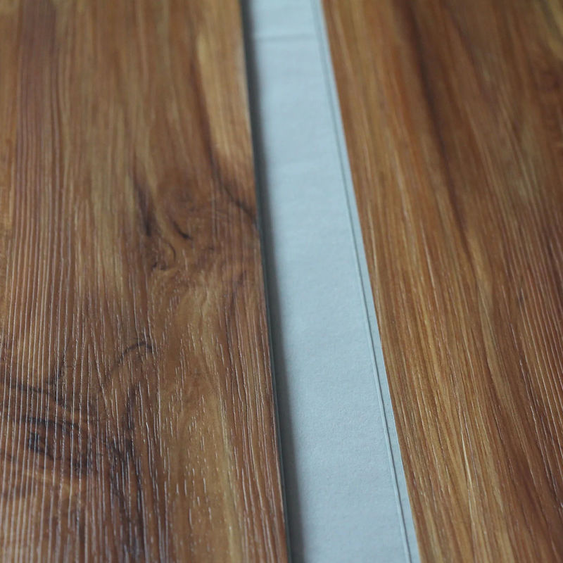 맞춤형 목조 질감 SPC 바닥 방화성 돌 플라스틱 복합성 클릭과 함께 방수성 고급 SPC 비닐 클릭