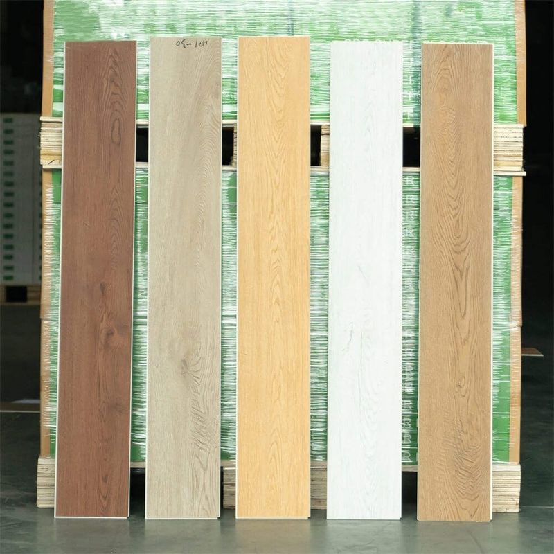 실내 방수 4mm 목자 곡물 딱딱한 코어 PVC 플라스틱 판자 클릭 잠금 Spc 비닐 바닥