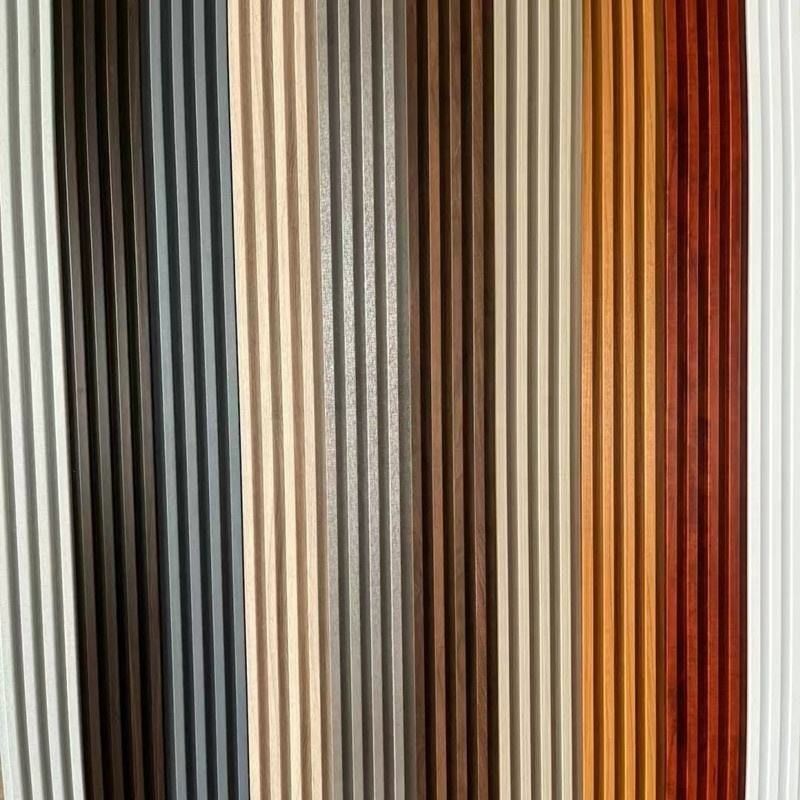 방수 wpc 벽 패널 pvc 필름 나무 플라스틱 wpc 천장 슬래트 클래싱 플러스트 실내 벽 패널