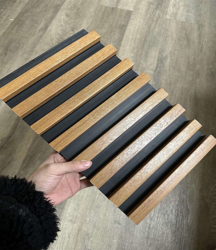 SONSILL UTO 목재 곡물 PVC 실내 장식품 Wpc 플루트 벽판 클래싱 실내 장식품