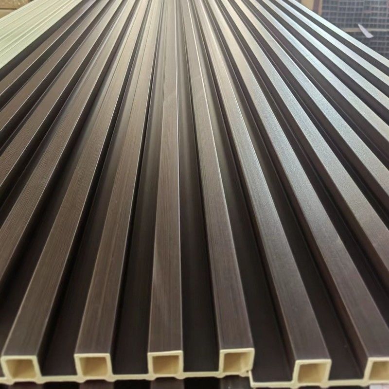 래미네이트 실내 WPC 벽 패널 나무 곡물 디자인 PVC Wpc 벽 패널