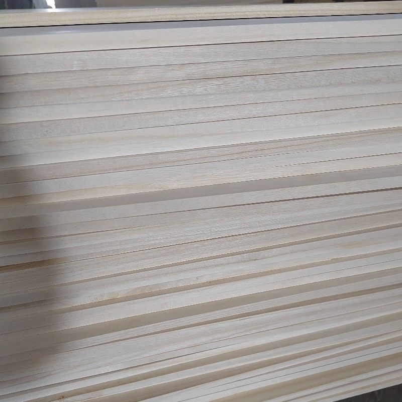 파울루니아 단단한 나무 가장자리 접착판 가구 습도 함수 8%~12% 내구성 견고한 디자인