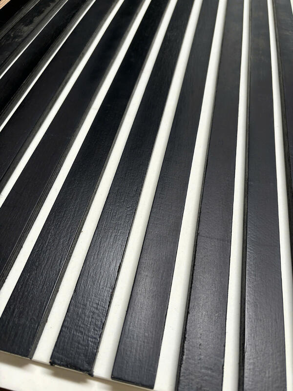 경쟁력 있는 가격의 목재 슬레이트 벽 패널 천장 목재 슬레이트 음향 패널