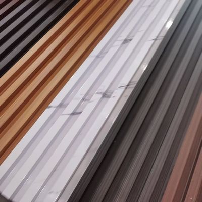 실내 장식 목재 색상 에너지 효율성 기상 유연성 반 스크래치 WPC 벽 패널 3D 효과